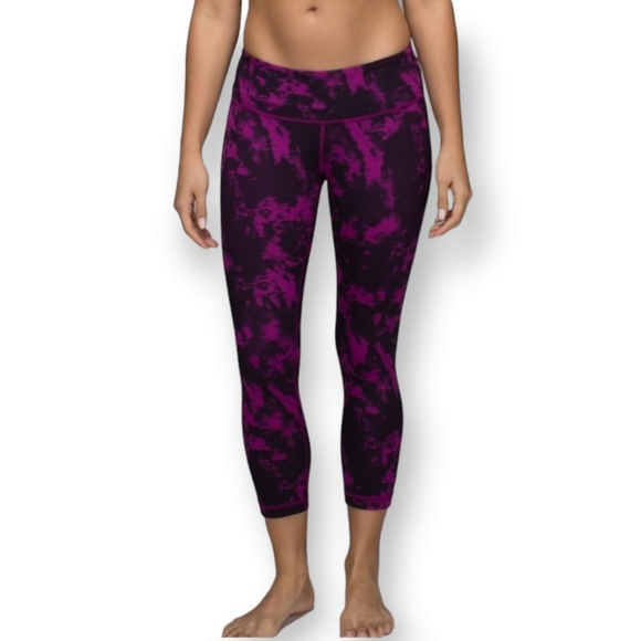 Lululemon Wunder Under Crop II - Picture 9 of 9